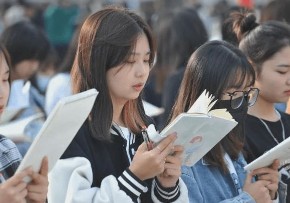 日语也能参加高考？高中生“放弃英语学日语”，理由很有说服力