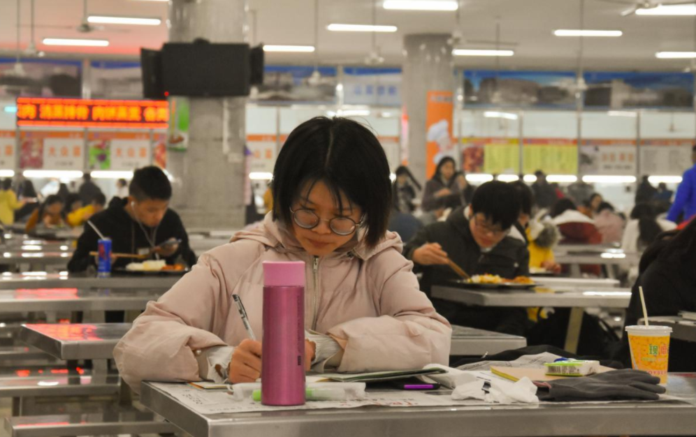 大学英语四六级成绩刚过及格线，还有必要刷分吗？学姐给出答案