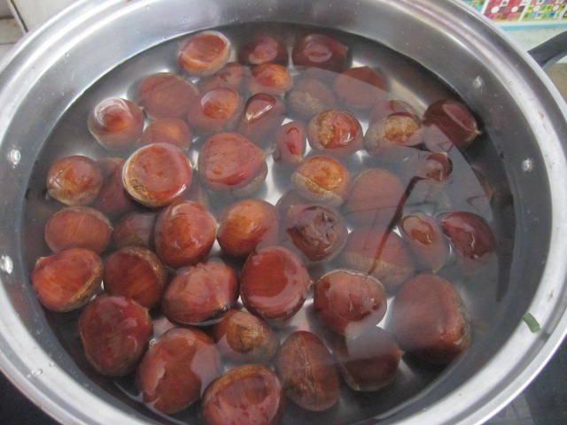 才知道，原来这才是水煮板栗的正确做法！比糖炒栗子还香，收藏了