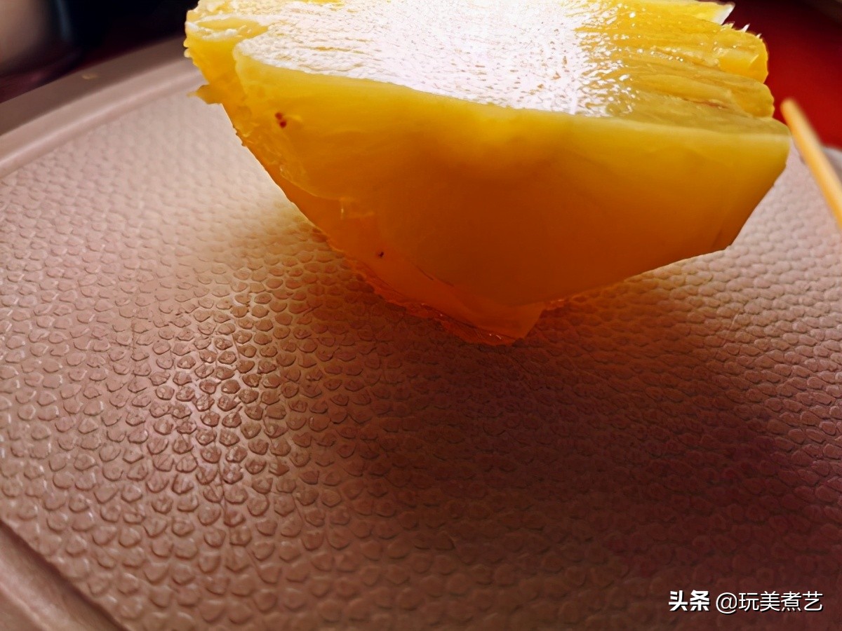 春光明媚好时光，树莓遇上菠萝，就来一个慕斯尝尝