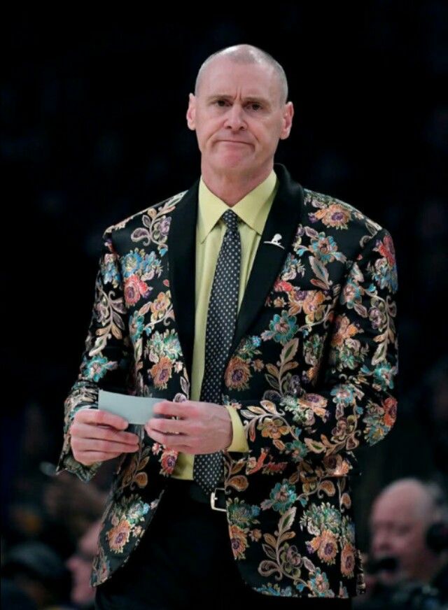 nba为什么穿花西服（又是花西装，最近NBA教练都在赶时髦？真相让您动容！）