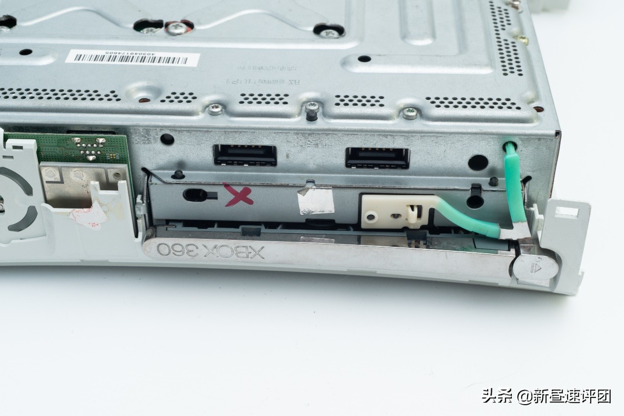 XBOX360拆解修复：我在厨房解决了万年诟病的三红问题