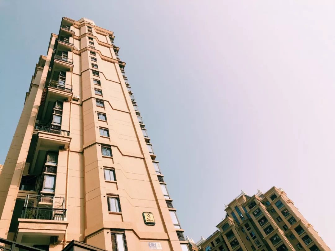 老破小一平10万+！我们走遍厦门18所名校，为你曝光最贵学区房！