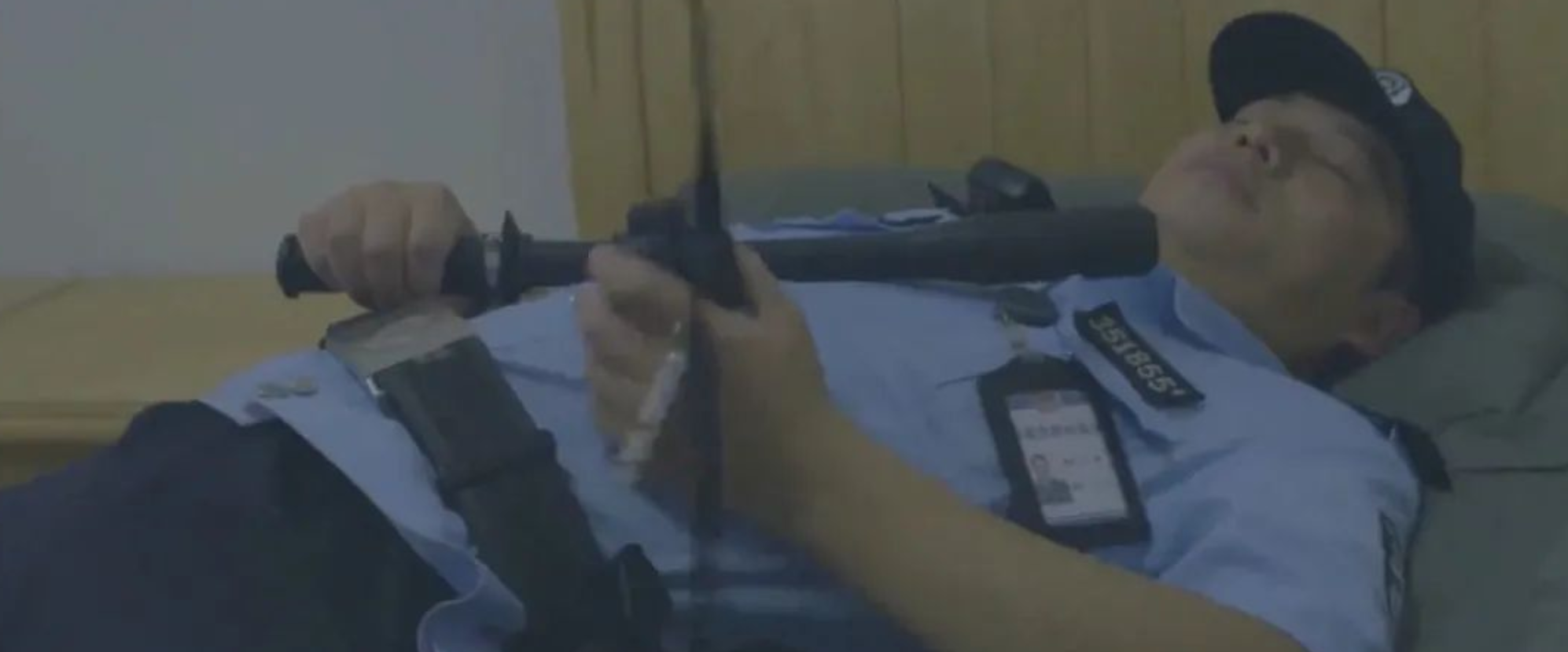 老实回学校监狱表情包（这里的人刑期比命还长）