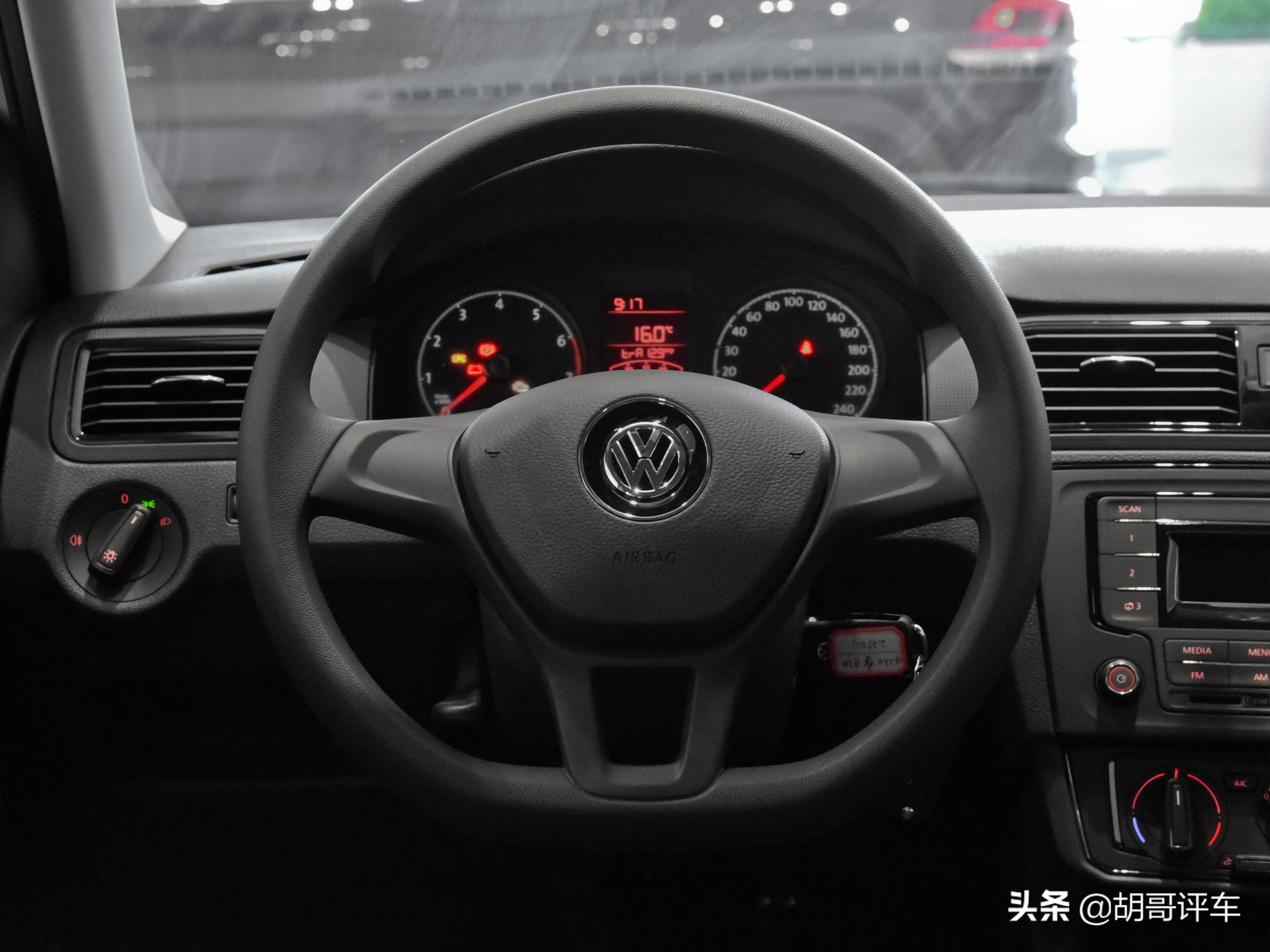 低油耗合资家轿，实惠不输国产车，带你看大众桑塔纳