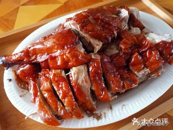 南宁这6家排断腿的烧卤店，去晚就连烧鸭腿都没