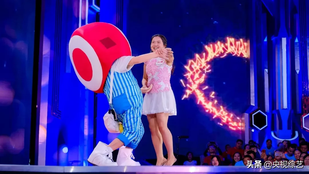 超美新疆姑娘，超高颜值机长，转圈的内蒙汉子，考下53个证的牛人……