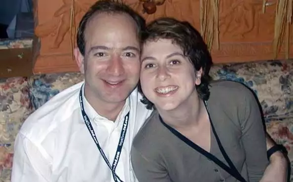 离开世界首富后,她活成了自己