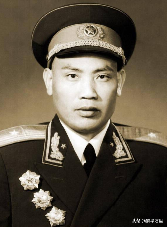 鹿宪州(济南军区中将副司令，勇斗歹徒，2005年，如何打掉飞车贼？)