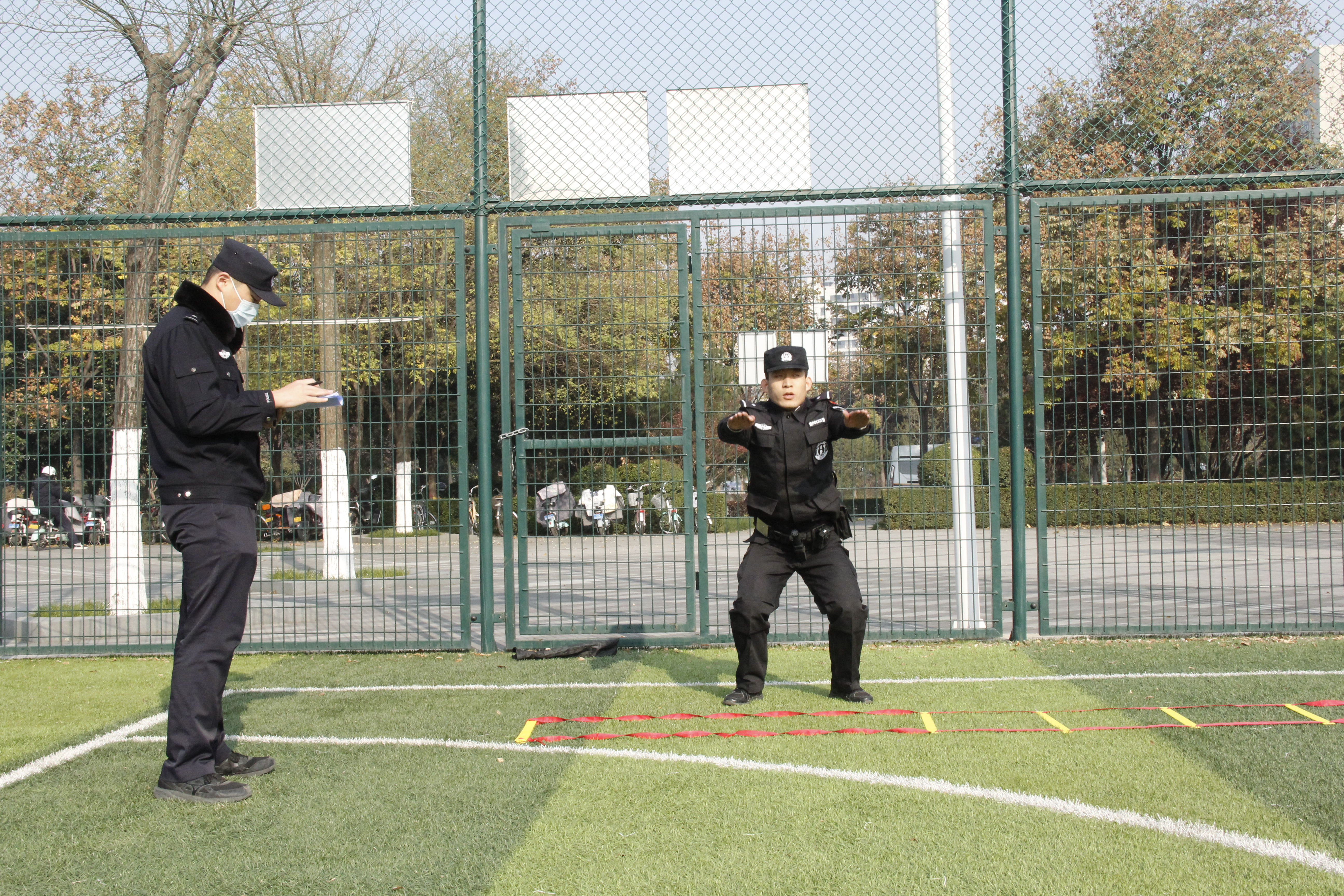 以考促训强能力，实战考核铸警魂——西安阎良法院司法警察大队圆满完成体技能考核任务
