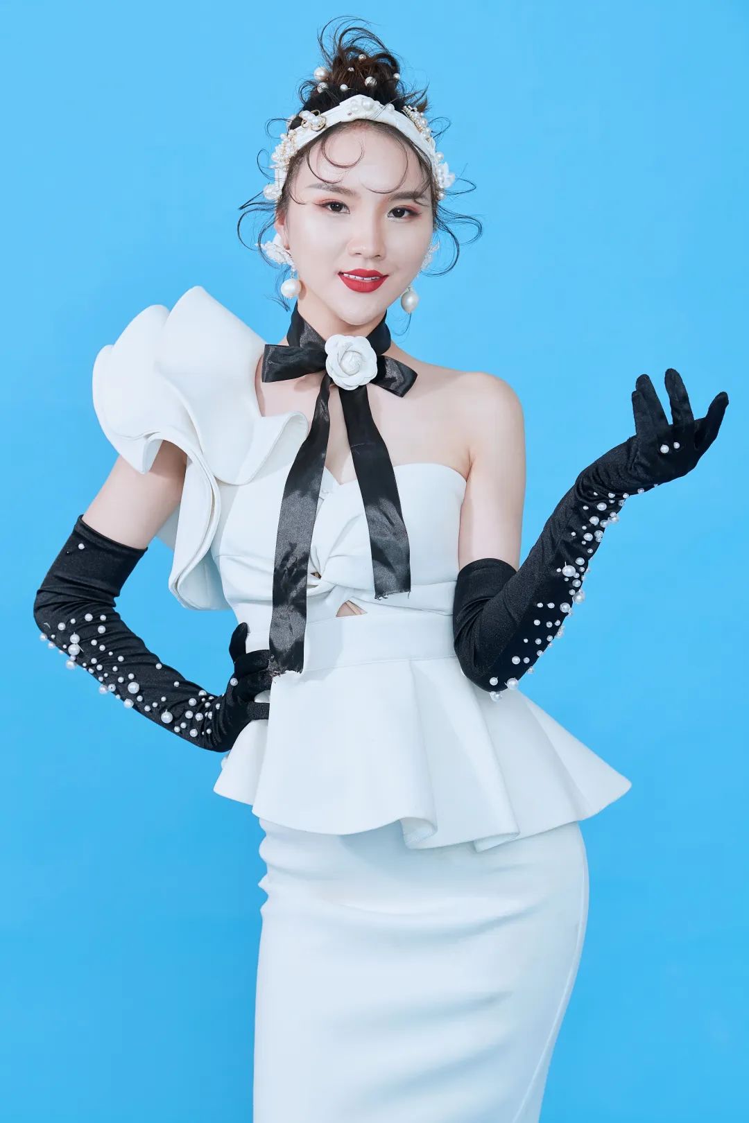 新时代直播界新星天才-婷婷老师.顶级演讲导师.亿万利益打造者