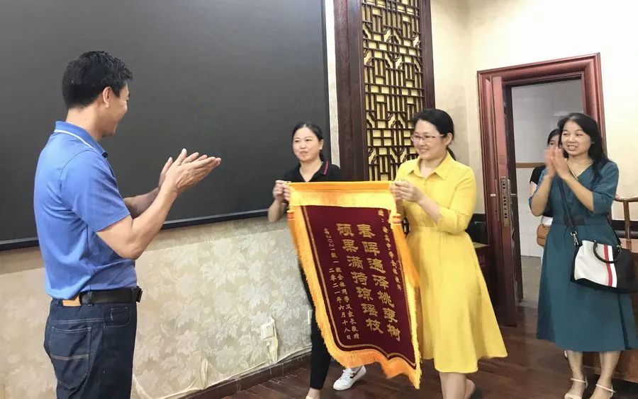 真诚感动 绝非偶然——重庆市渝高中学