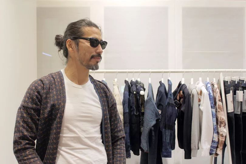 visvim 创始人&设计师中村世纪与妻子后期,除了主产品线 visvim 之外