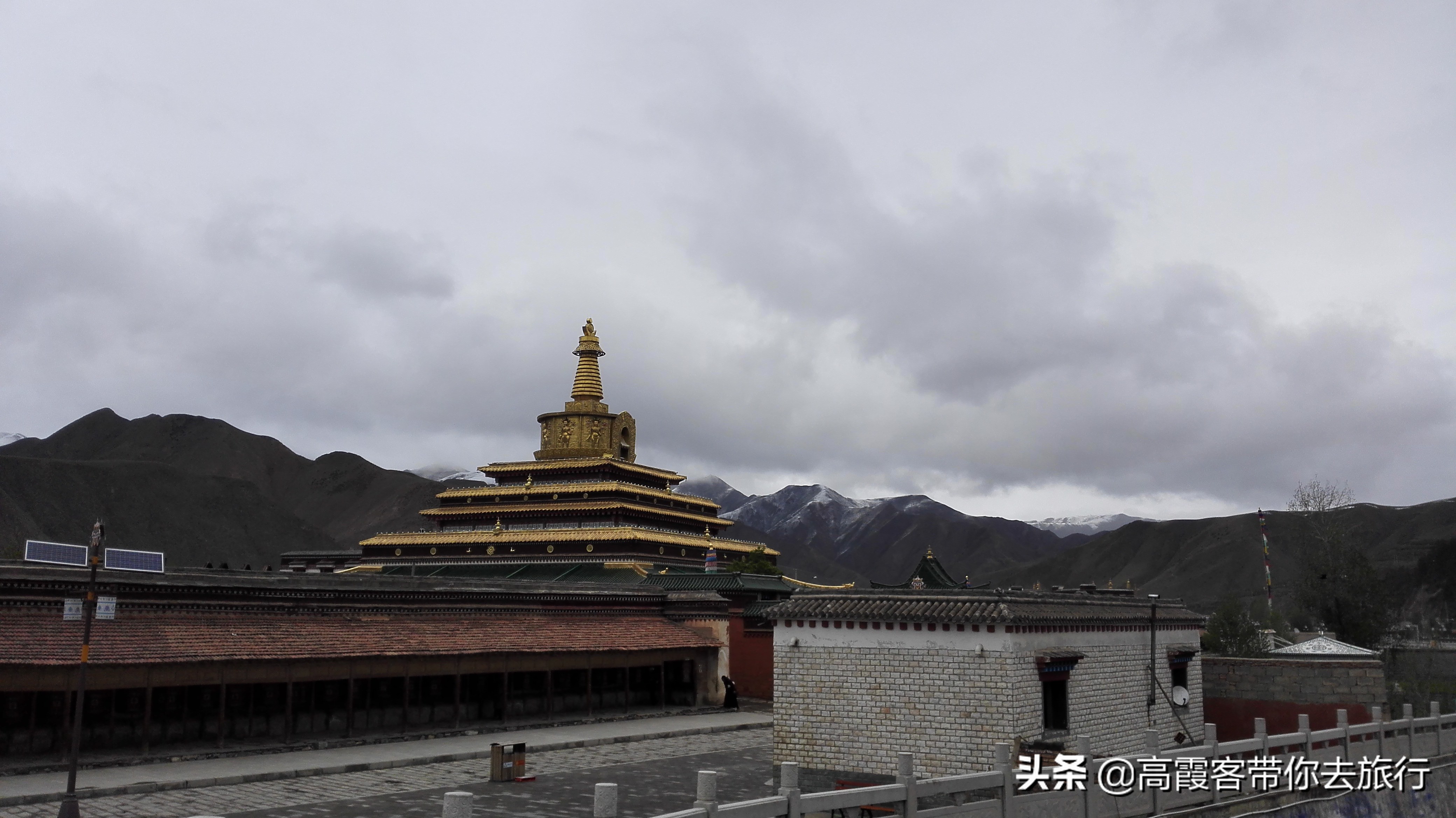 甘肃小环线3日自驾行程第一站甘南拉不楞寺、米拉日巴九层佛阁