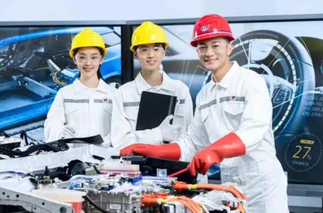 中国高级技工现状：人才缺口已高达2200多万，技校却无人问津