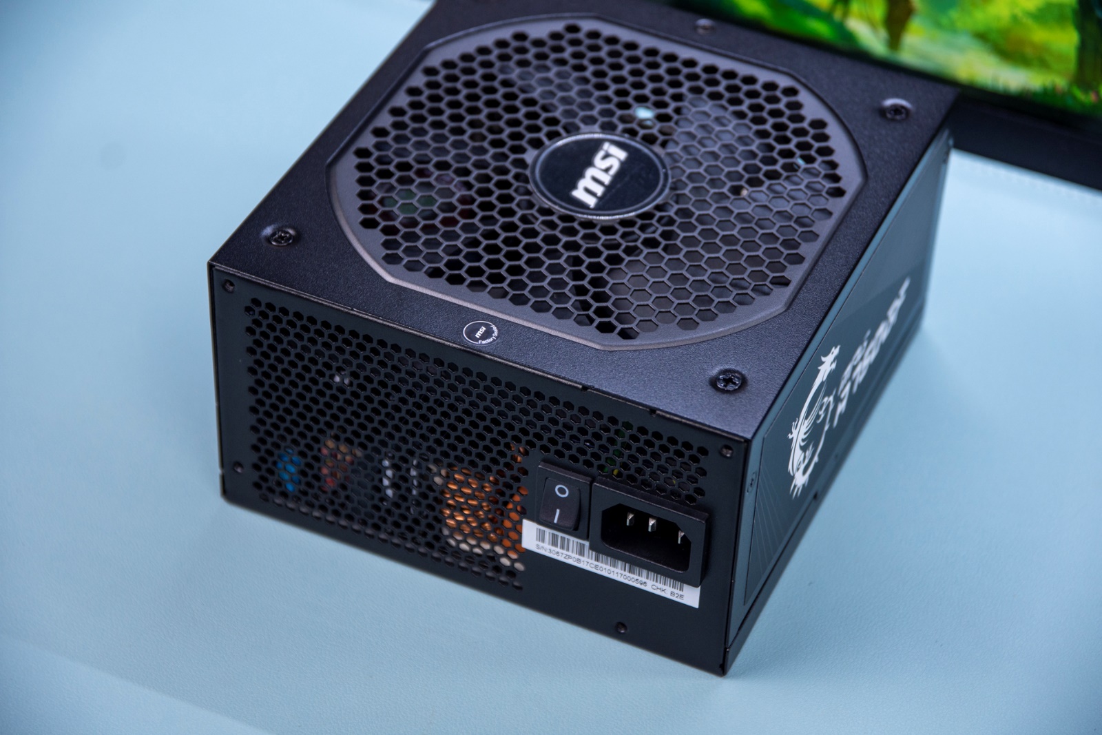 微星X570S主板领衔，三套件助力打造开放式桌面主机