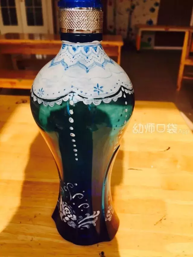 过完年废旧的纸箱、酒瓶、包装袋不要扔,可以和孩子做这些手工!