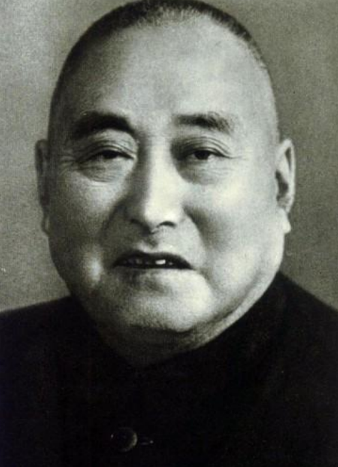 建国初期，毛主席得知竟有官员建二层别墅，怒吼道：拉出去枪毙了