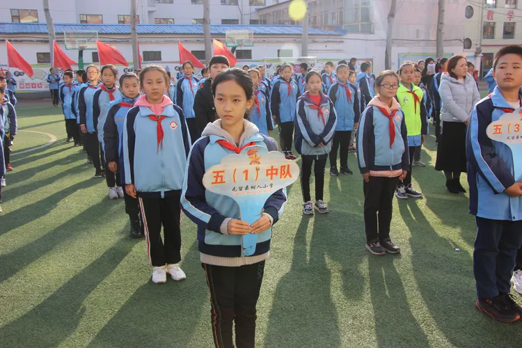 cba啦啦队王浩然(长治市屯留区树人小学顺利举行2019年秋季田径运动会)