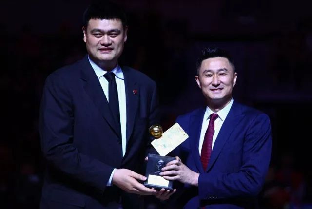 李楠为什么复出nba(深度分析：杜锋凭啥取代李楠？不外乎四个原因，有无奈也有尝试)