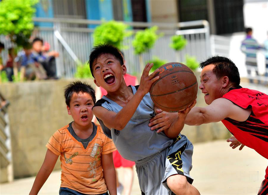 广西蓝球为什么没有cba球队(广西篮球史话——曾经闹出笑话，正在默默崛起)