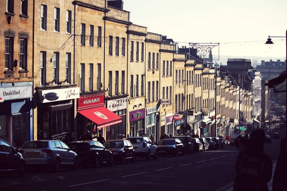 2022年全球QS最佳留学城市排名中，排名靠前的英国城市开销如何？