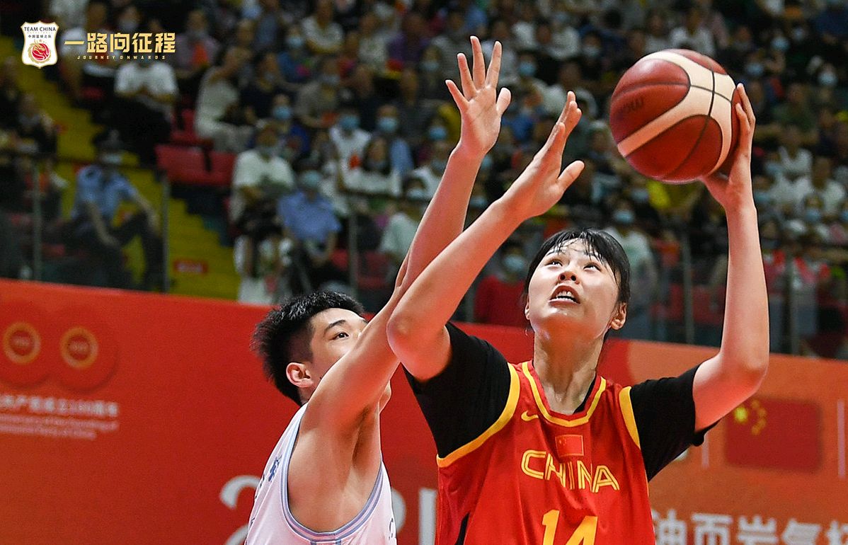全運會女籃四川vs陜西（中國女籃7分小勝四川男籃！李夢21+4居功至偉 李月汝12+7不讓須眉）