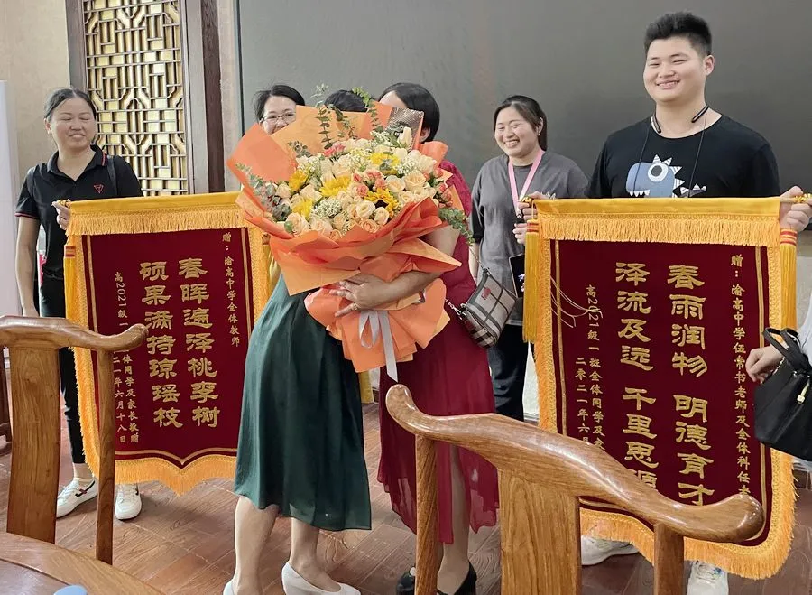 真诚感动 绝非偶然——重庆市渝高中学