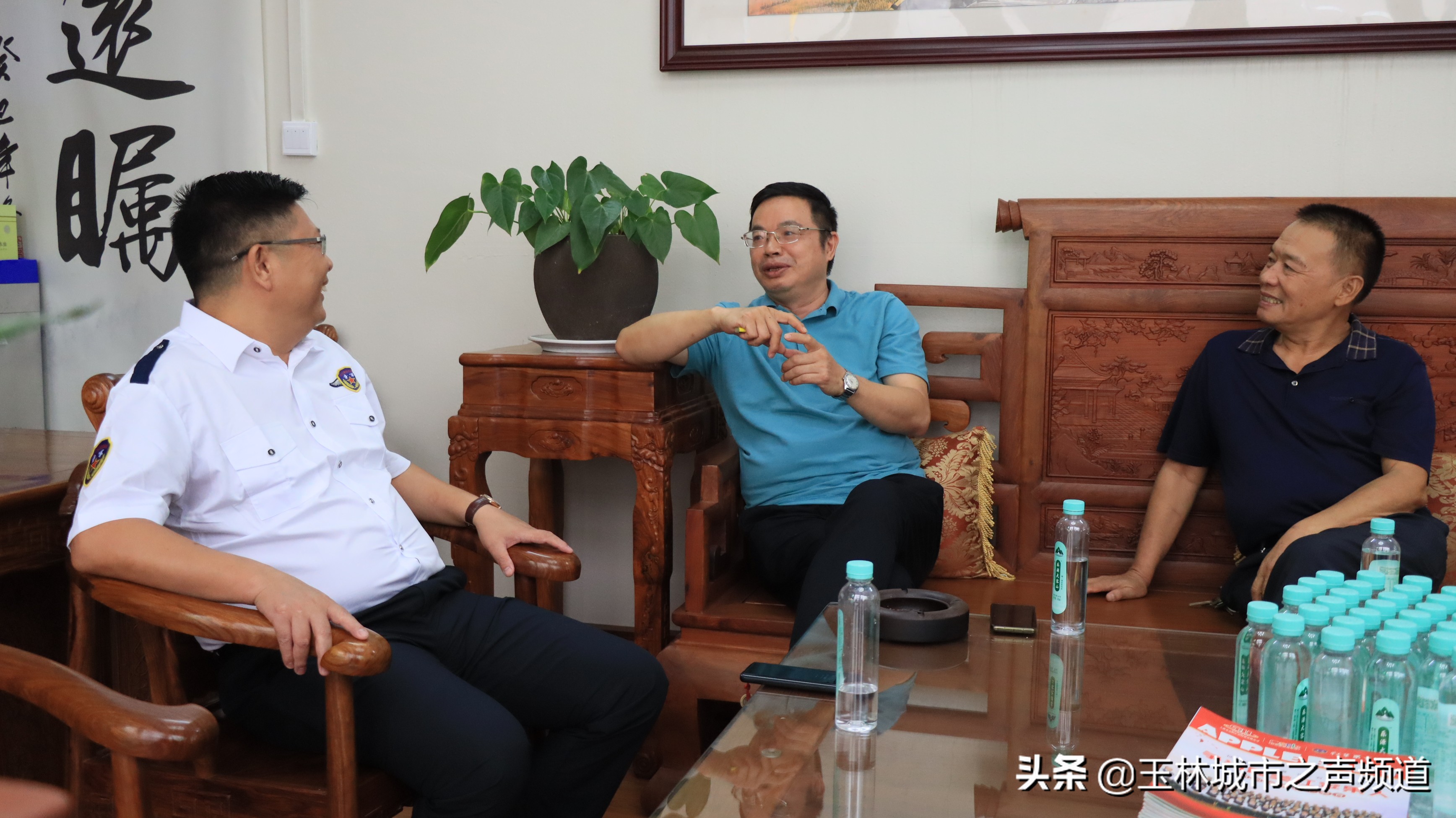 河池学院副校长覃拥灵一行走访校友企业玉林市红苹果教育集团