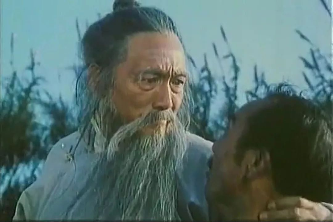 1980港剧人在江湖百度网盘(36年前国产动作片：主演是李连杰的师叔，至今央视还一直在重播)