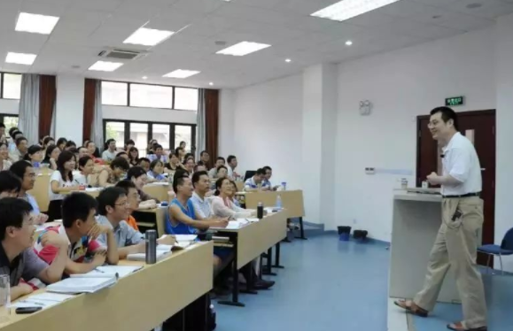 教育部下发一项通知，对部分大学生影响很大，大学四年可能会白念