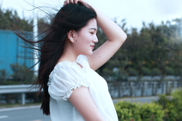 腼腆内向者必备：10句含蓄又动人的间接表白句子