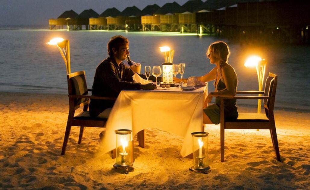 你和异性朋友做过最暧昧的事是什么：暧昧千万别过了头