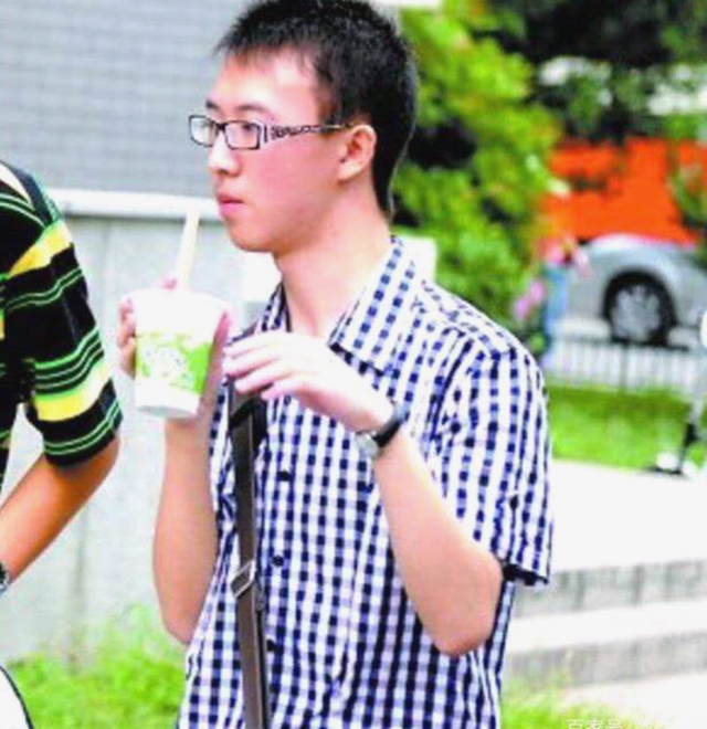 09年，那个裸分全市第一却被北大拒录的何川洋，第二年终于考上了