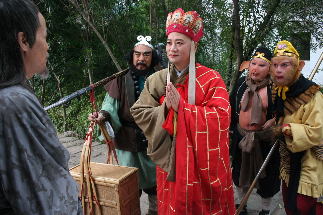 的经历来写小说,就是考虑把自己映射其间,理由有二:第一,唐僧的纠结