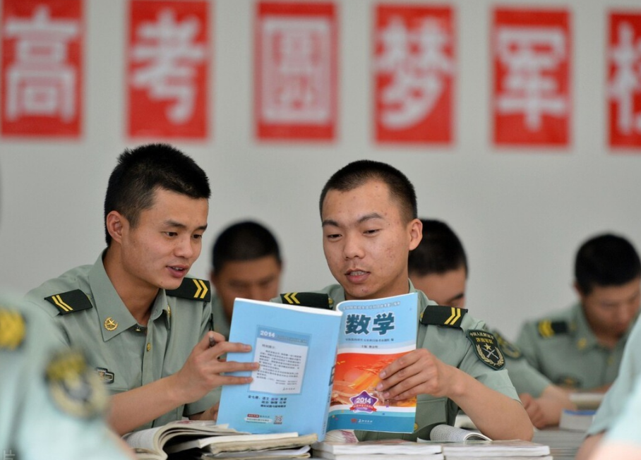 中等学生别错过这几所军校，毕业以后包分配，未来将一片光明