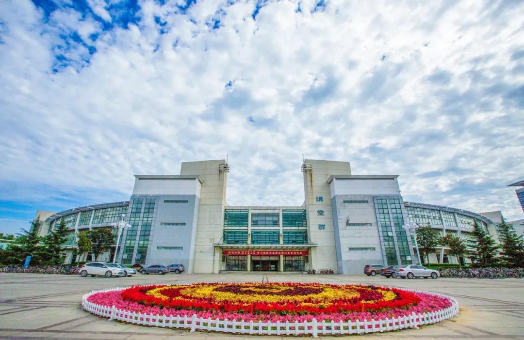 宝藏图书馆、网红食堂、四季如画的超美校园！中国石油大学（华东）等你回家