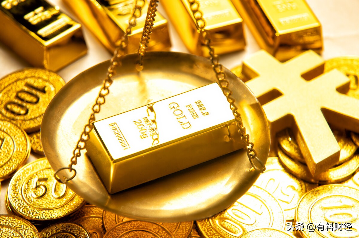 今天8月7日，黄金价格跌破1800美元，国内金店的金价多少钱一克？