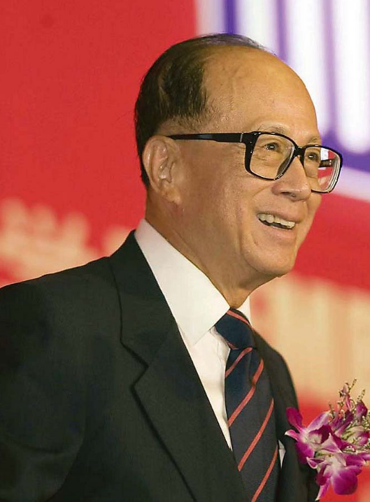 离世31年，李嘉诚却为她坚持扫墓31年，庄月明有何优秀之处？