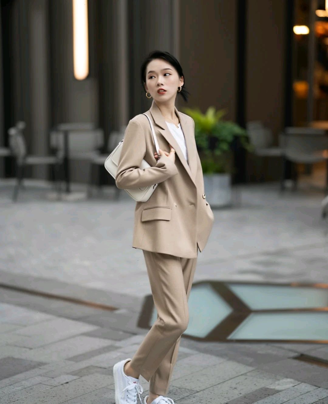 西装穿搭虽然很简约,但风格要自己掌控,穿出更多可能