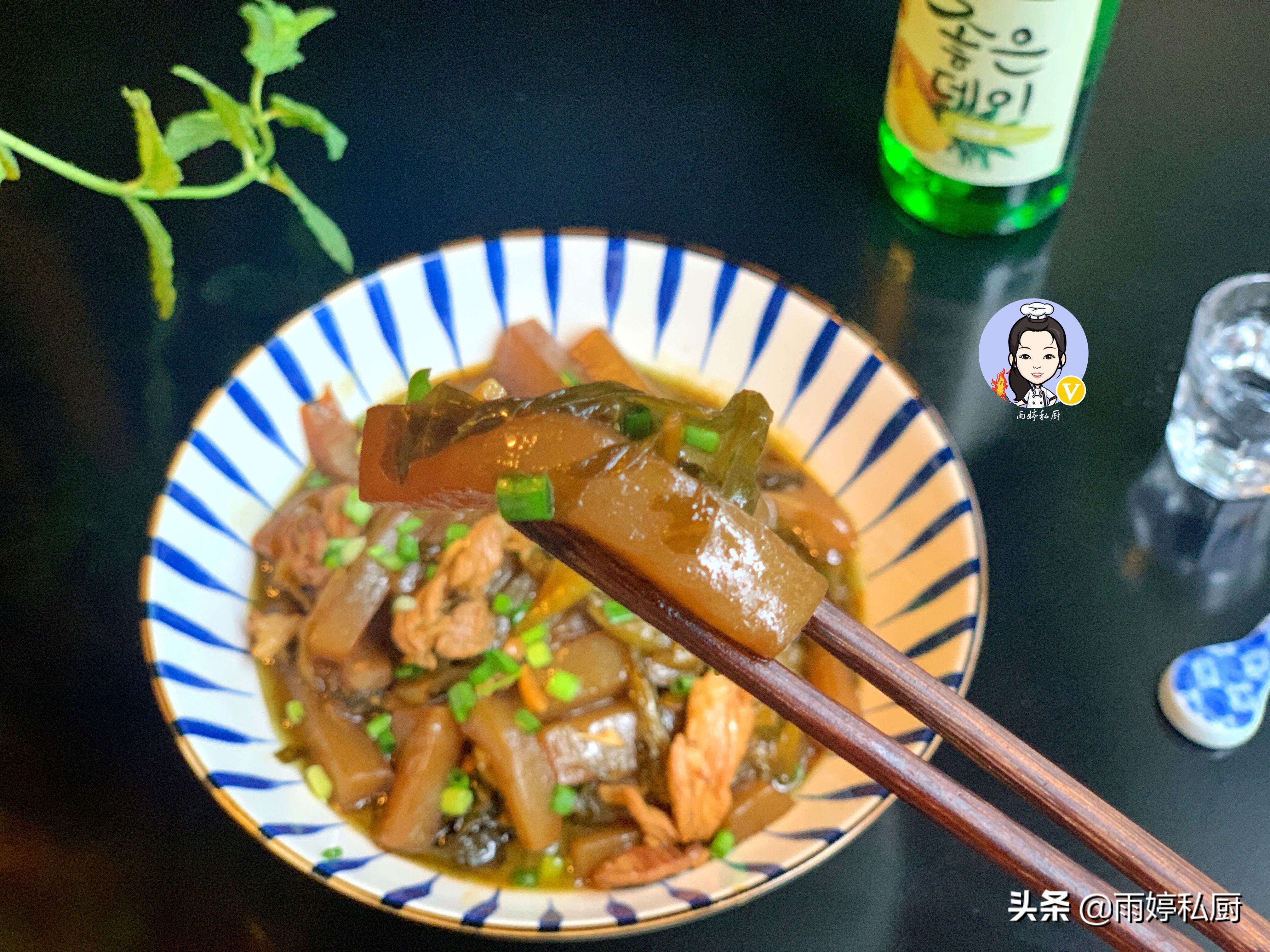 黑豆腐怎么做好吃（教你做Q弹滑软的黑豆腐）
