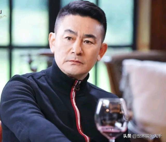 宁愿扔掉铁饭碗也要演戏，“戏疯子”李洪涛日子过得如何