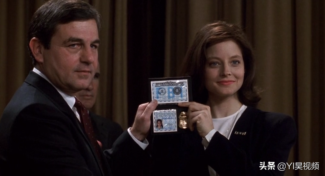 自由了的汉尼拔打电话来祝贺她,表示自己约了老朋友,就不去找她了.