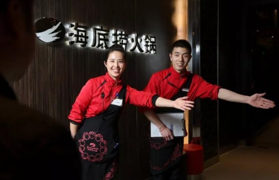 大学生吐槽室友没吃过“海底捞”，称其没见过世面，反遭网友怒怼