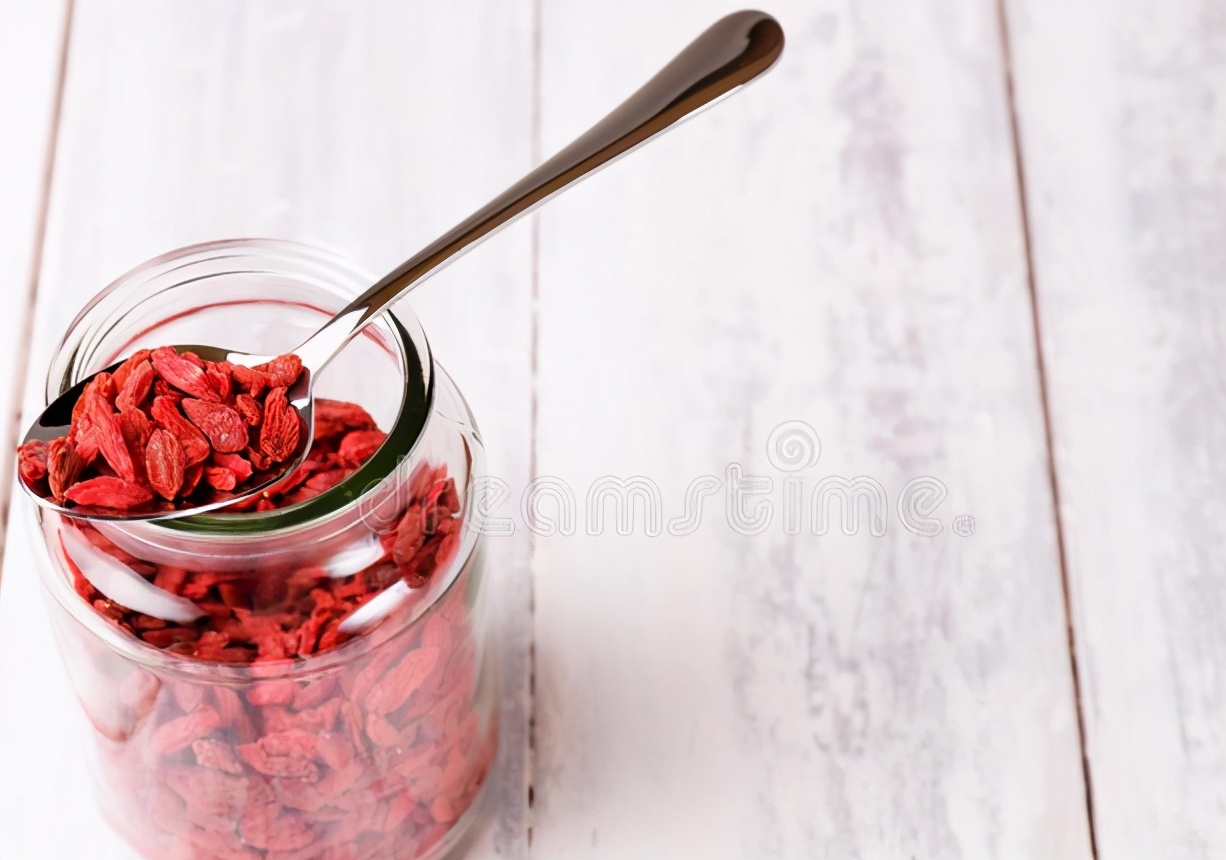 还相信“保温杯里泡枸杞”？3种吃法更具营养价值，你却不知道