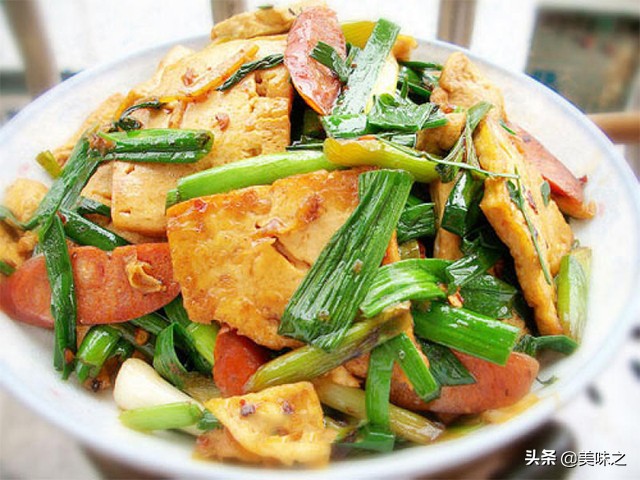 17道和蒜苗搭配的家常菜做法，口味鲜美，营养丰富