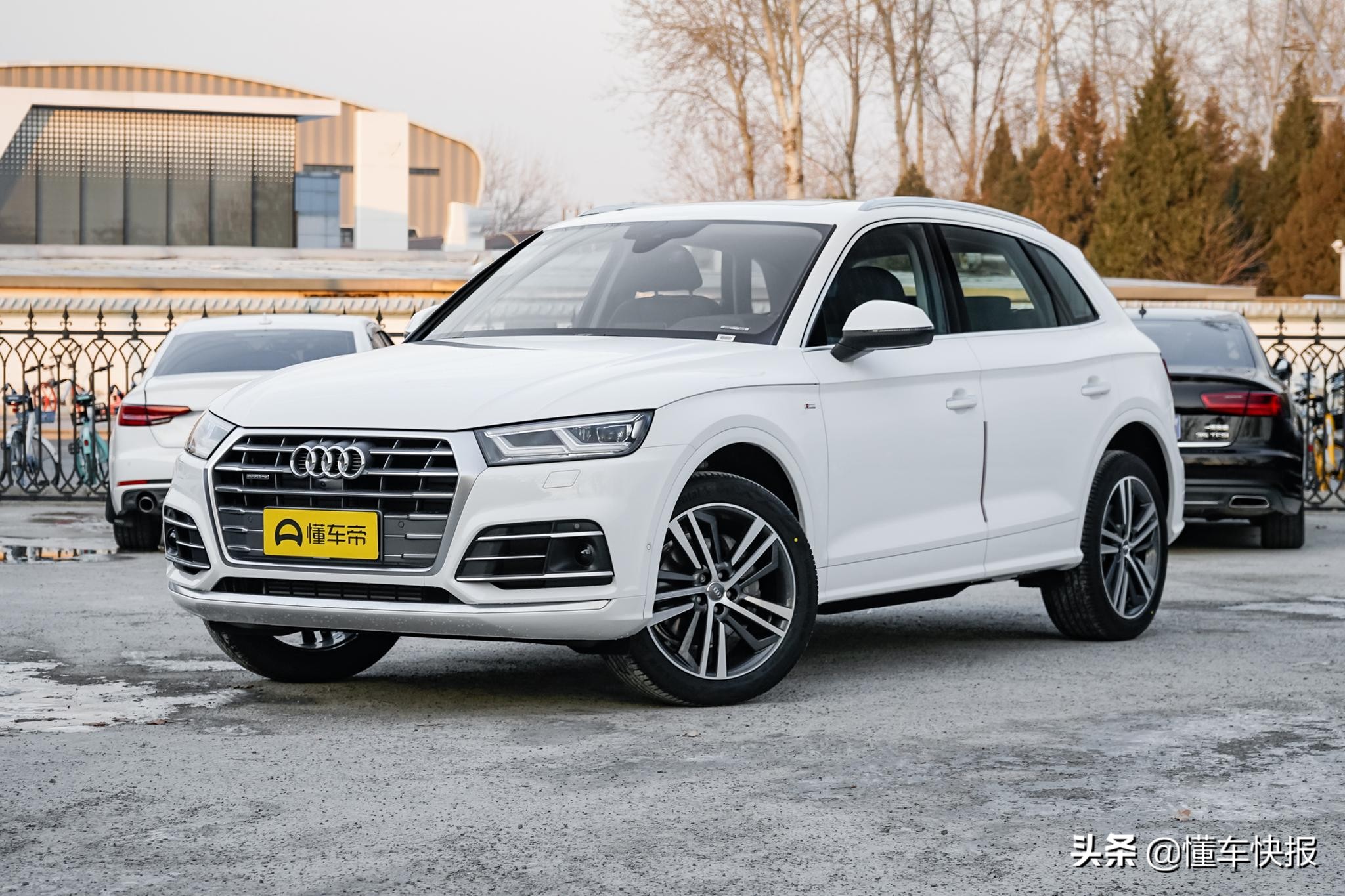 40万SUV合资还是自主？红旗HS7对比奥迪Q5L、大众途昂