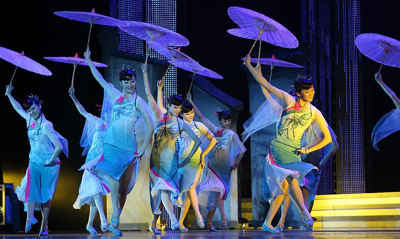 表演什么节目好「年会表演什么节目比较好」
