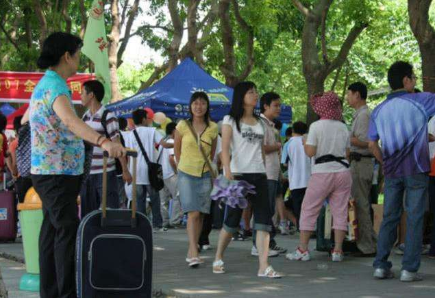 大一新生刚开学，是否有必要带电脑？听听辅导员的建议，非常中肯
