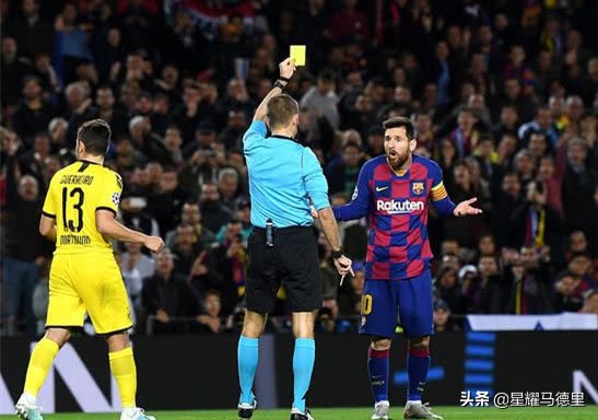 梅西世界杯假摔黄牌（梅西欧冠罕见一幕？被判假摔染黄苦笑摊手！2个细节证明他太冤了）